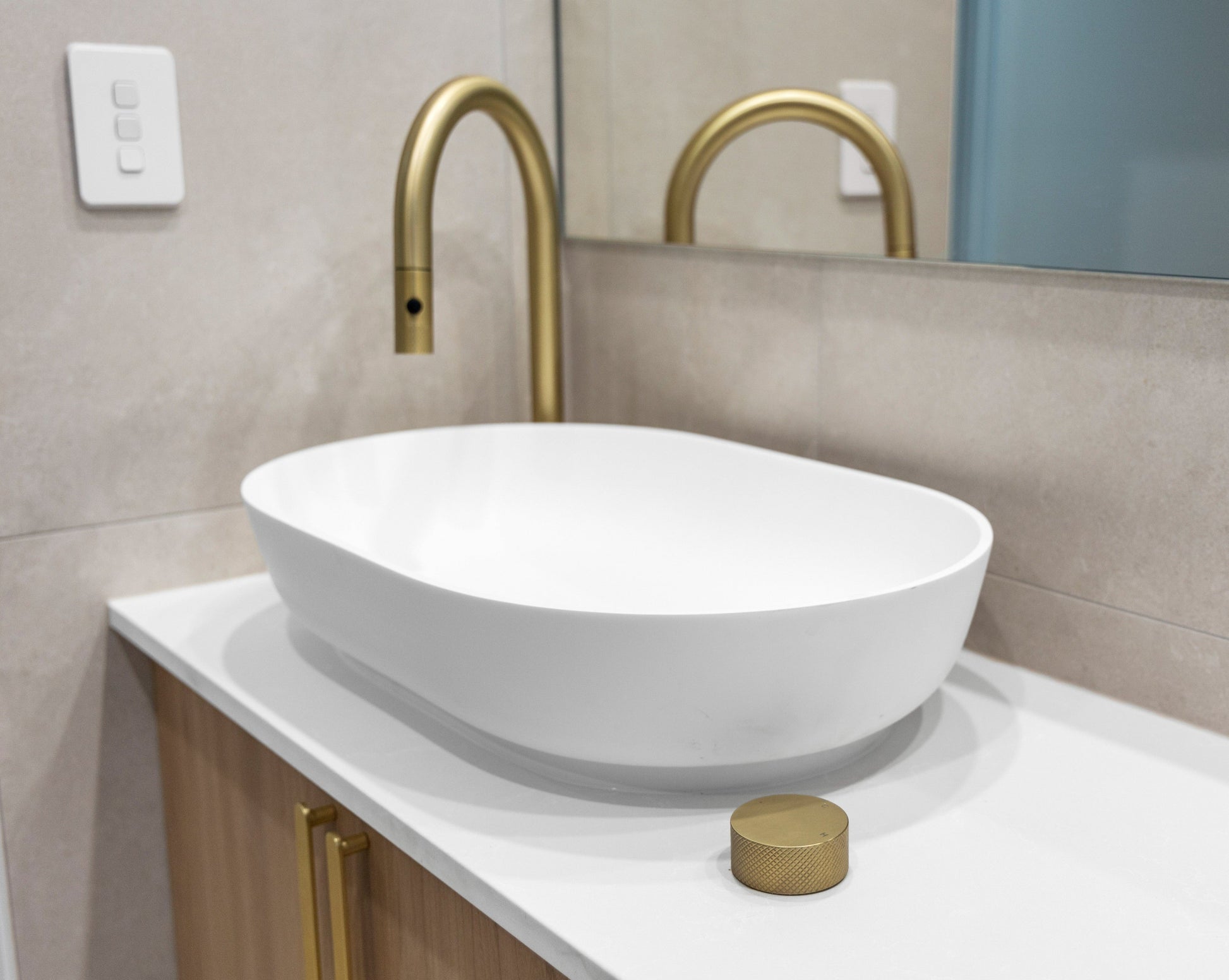 Pull Out Bench Mounted Basin Mixer