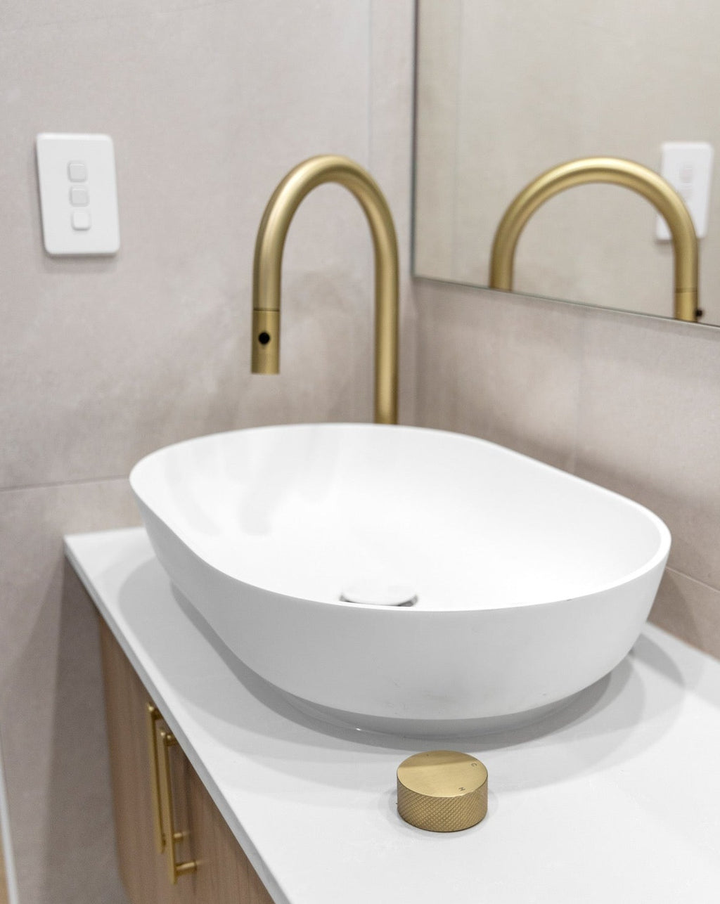 Pull Out Bench Mounted Basin Mixer